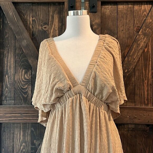 V-Neck  Tiered Silhouette with Flutter Sleeves Maxi Dress - Picture 6 of 16